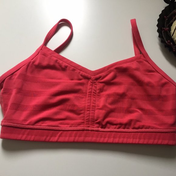 Lululemon Pirouette II Bra - Picture 3 of 9